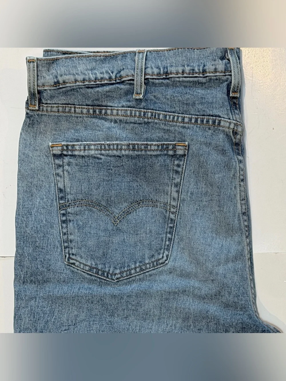 Levi’s 541 Athletic Taper Jeans Mens 42x32 Distressed Ripped Stretch Blue Denim